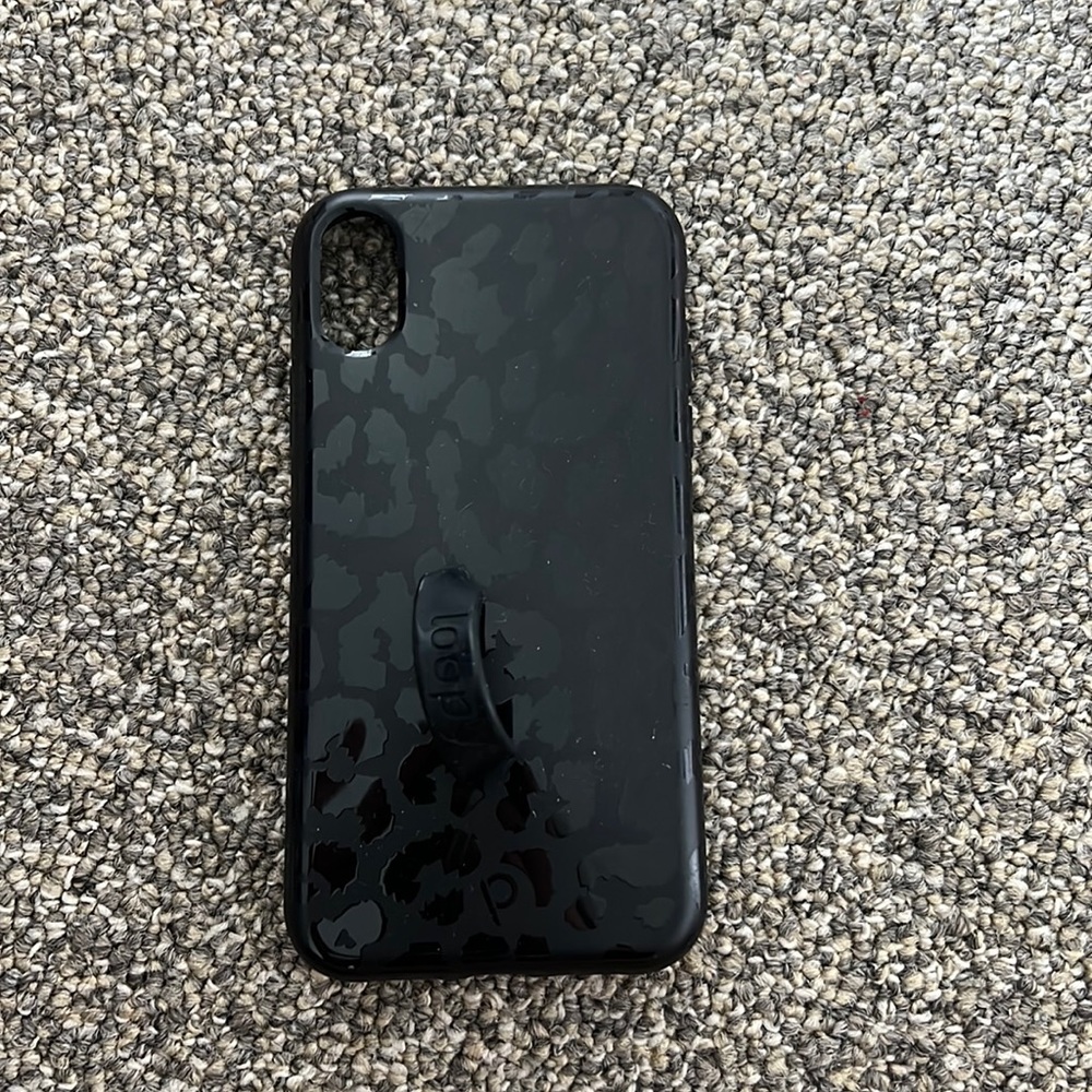 iPhone XR, Loopy phone case